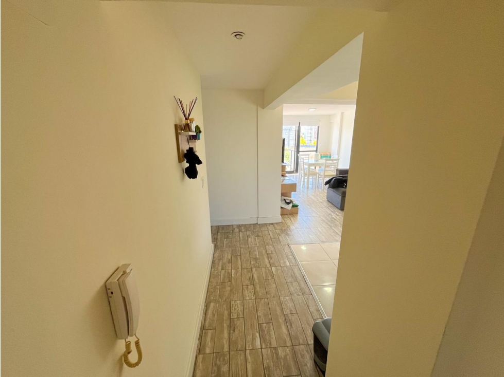 VENTA 2 AMB ED. VILLAGE CON COCHERA PLAZA MITRE — foto 4