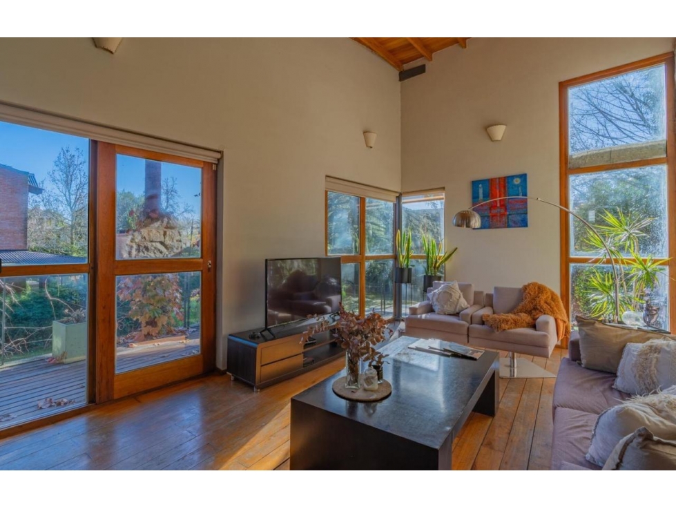 Casa 4 ambientes con pileta Barrio Caisamar — foto 6