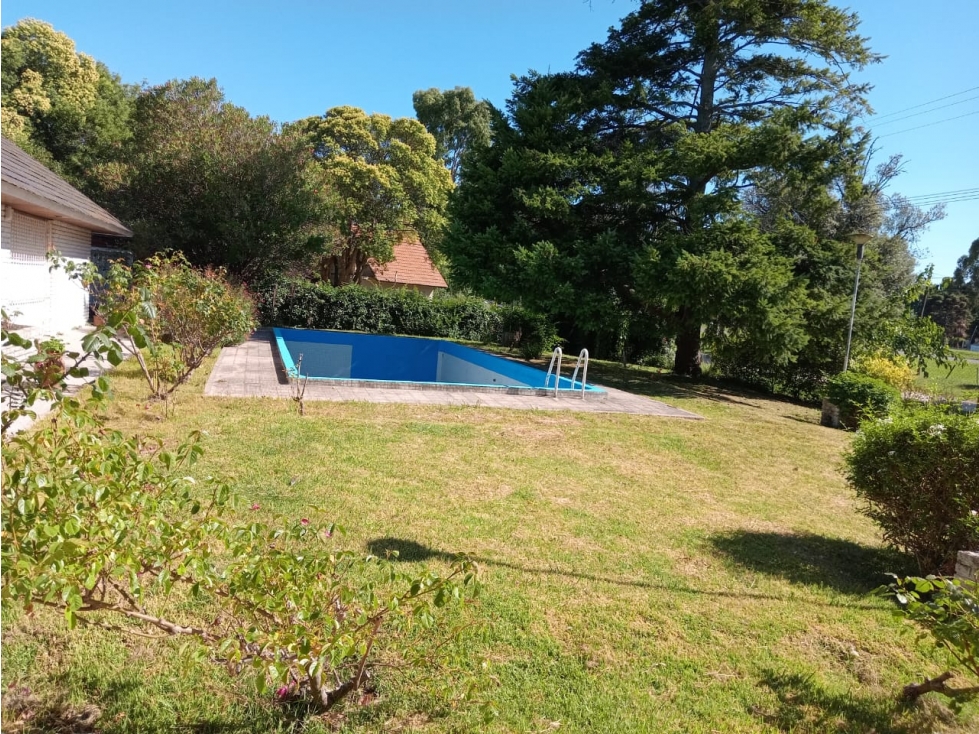 OPORTUNIDAD ÚNICA sobre 5 lotes EN BARRIO LAS MARGARITAS- CON PILETA. — foto 3