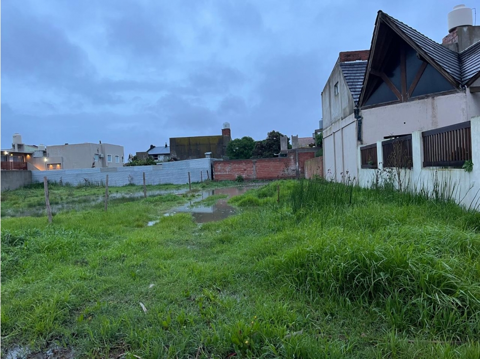 TERRENO en EXCELENTE UBICACION F. de ARANA y CHUBUT