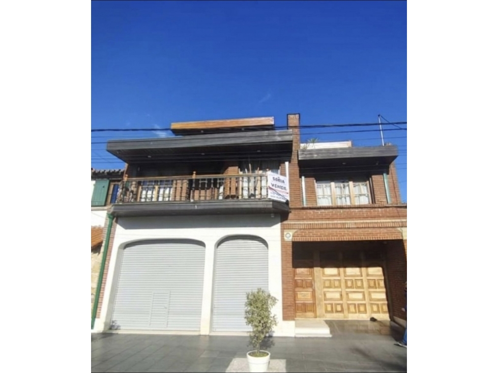 VENTA EXCELENTE CHALET EN 2 PTAS +LOCAL COMERCIAL PLAYA GRANDE ALEM - 1