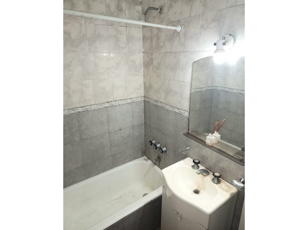 ALQUILER X 24 MESES AMBIENTE Y MEDIO PLAZA MITRE. - 4