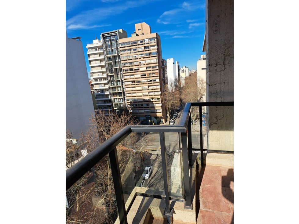 VENTA DEPARTAMENTO 3 AMB. PLAZA MITRE CON COCHERA DOBLE — foto 2