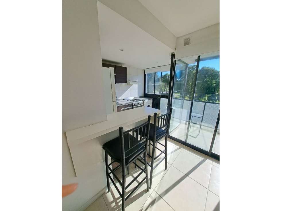 ALQUILER DEPARTAMENTO 2 AMBIENTES CON COCHERA Y BALCÓN VISTA AL MAR — foto 5