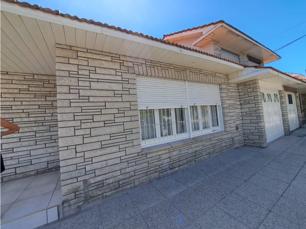Casa en PH 4 ambientes, APTO CRÉDITO !! Parque Luro