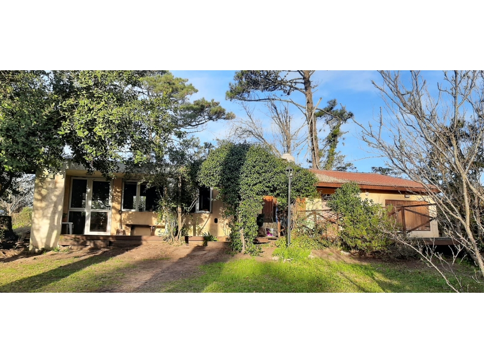 Venta Casa c/ quincho y cocheras!!! Todos los servicios!!! - 6