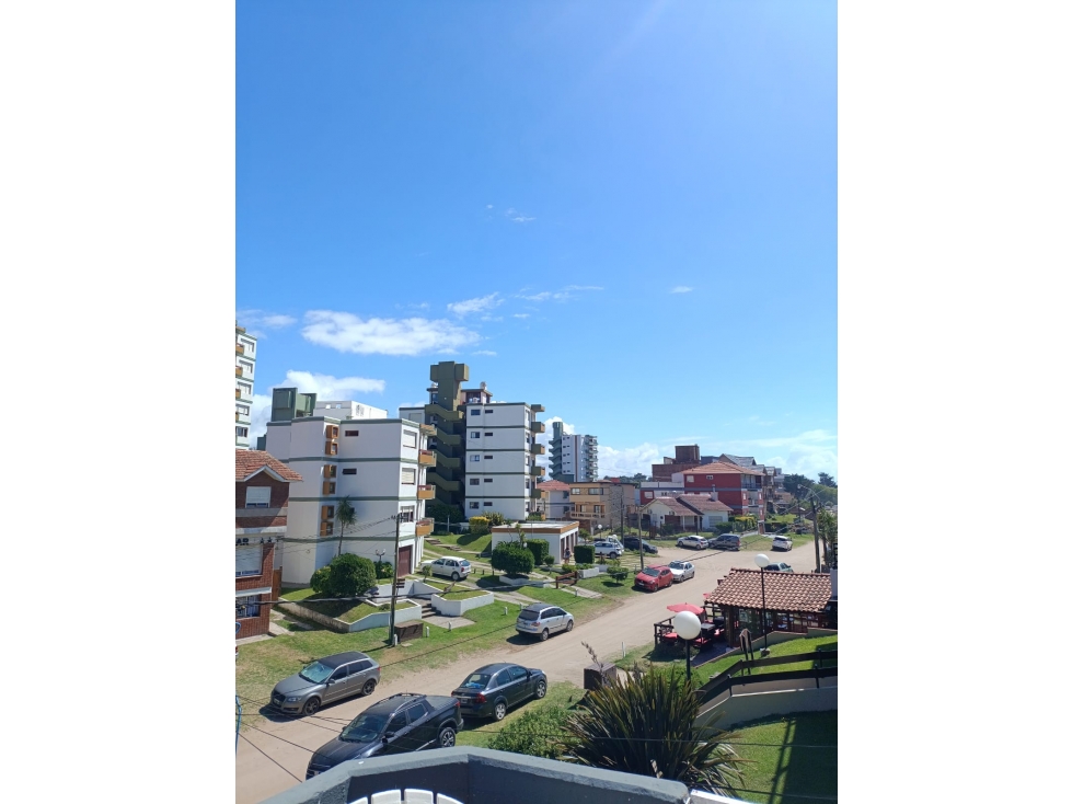 VENTA DE MONOAMBIENTE c/terrraza y cochera, a una cuadra del Mar!!! — foto 2
