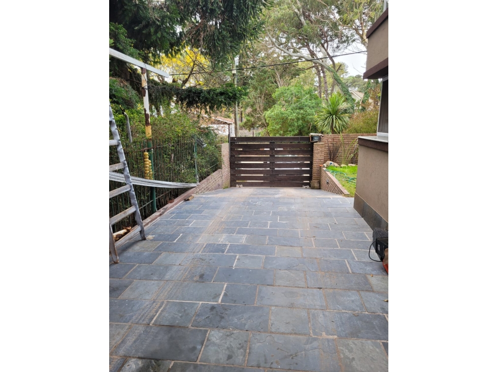 VENTA Casa 3 Amb. Mas 2 Dptos. 2 y 3 amb. -Todos los servicios!!! - 5