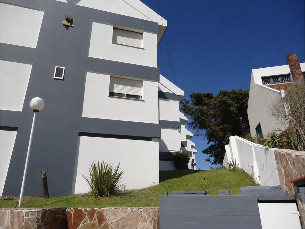 Venta Dpto. 3 amb. a pasos de la Playa!! c/cochera y gas natural!!! — foto 3