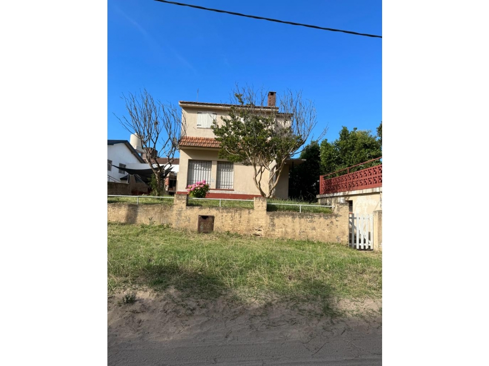 Venta Casa 4 ambientes! a 3 cuadras de la playa- GAS NATURAL!!! — foto 3