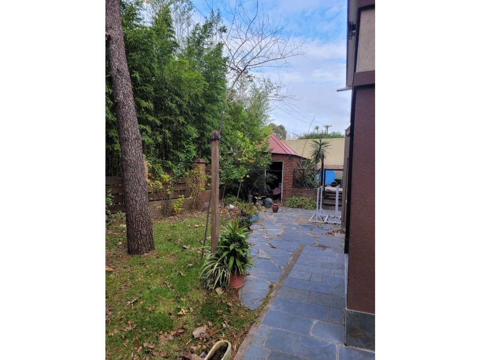 VENTA Casa 3 Amb. Mas 2 Dptos. 2 y 3 amb. -Todos los servicios!!! - 6