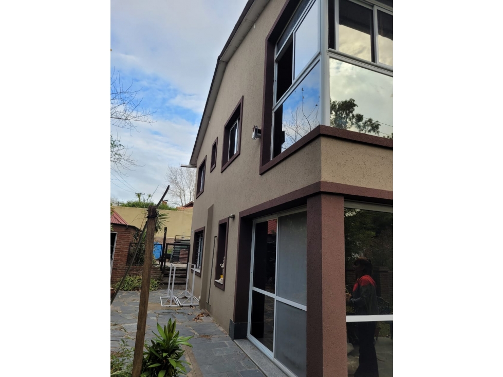 VENTA Casa 3 Amb. Mas 2 Dptos. 2 y 3 amb. -Todos los servicios!!! - 3