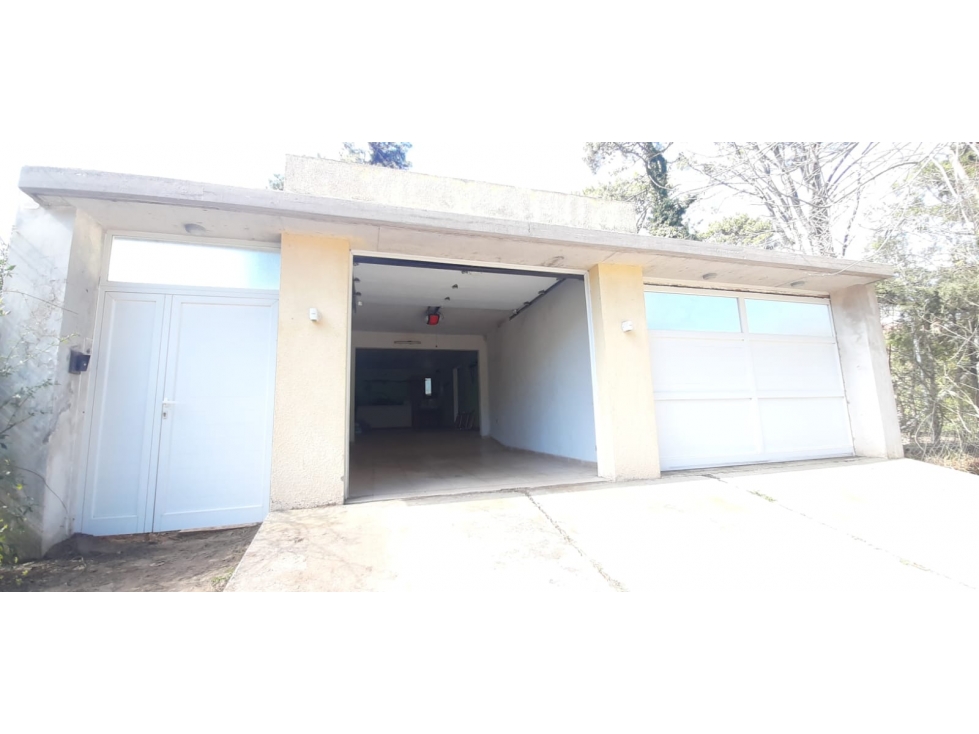Venta Casa c/ quincho y cocheras!!! Todos los servicios!!! - 3