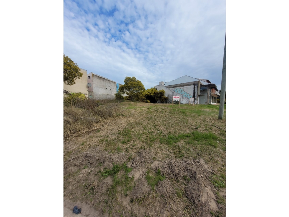 Venta-Permuta excelente Lote de 400 m2 esquina comercial!!! - 3