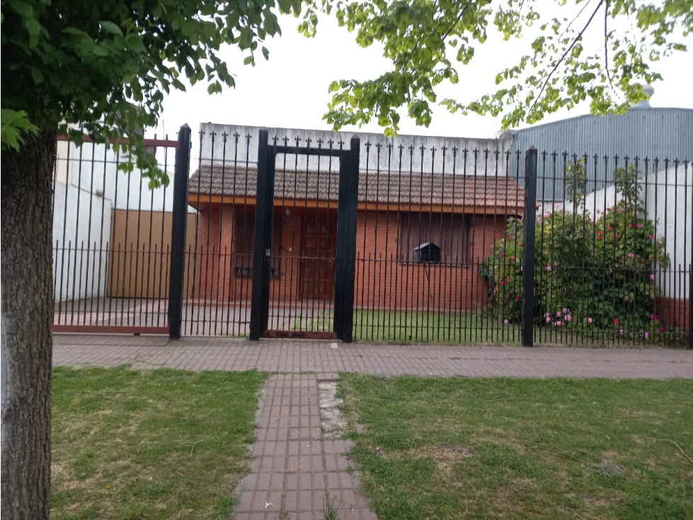 Chalet de 3 amb + Depto (Roca 5100)