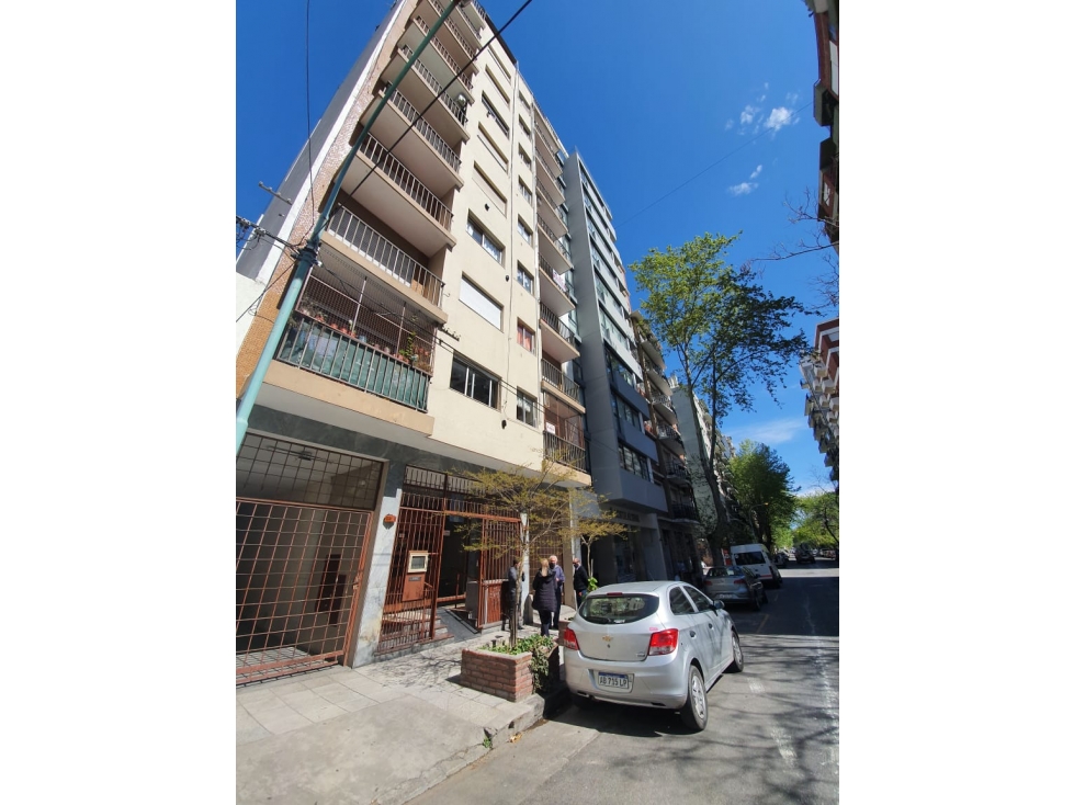 Alquiler 2 ambientes con patios (Alsina 2400)
