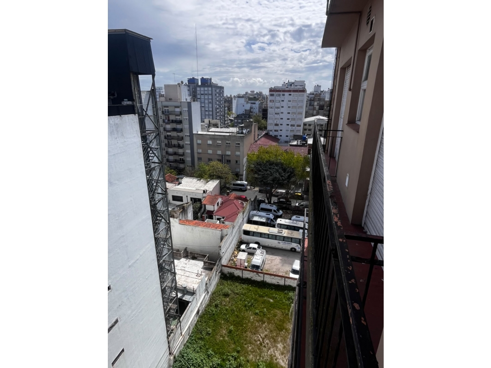 Monoambiente en alquiler con Balcón (Gascón 1800) - 5