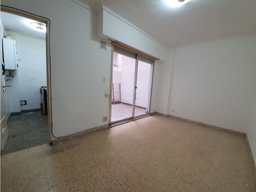 Alquiler 2 ambientes con patios (Alsina 2400) — foto 2