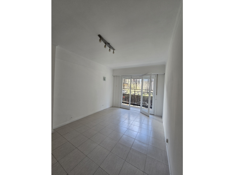 Venta dpto. 1 ambiente a la calle con Balcón