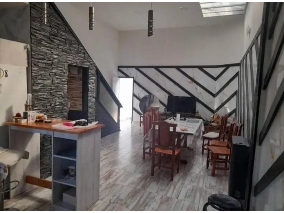 Venta, Galpón con departamento 2 amb - 5