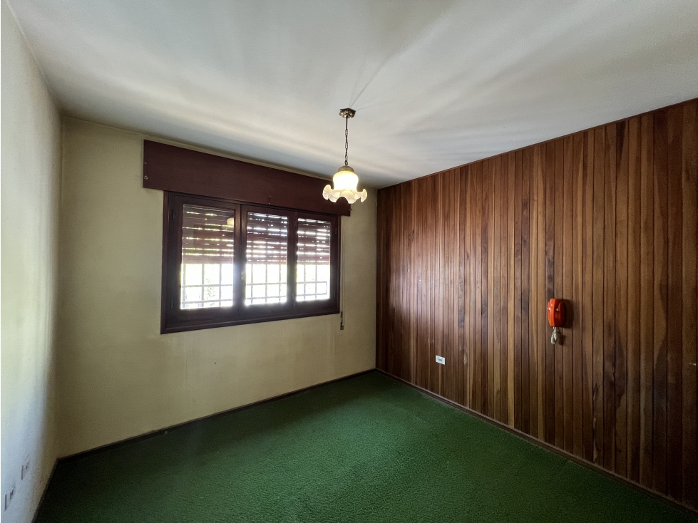 Importante Inmueble sobre Av. Savio de Río Tercero - 5