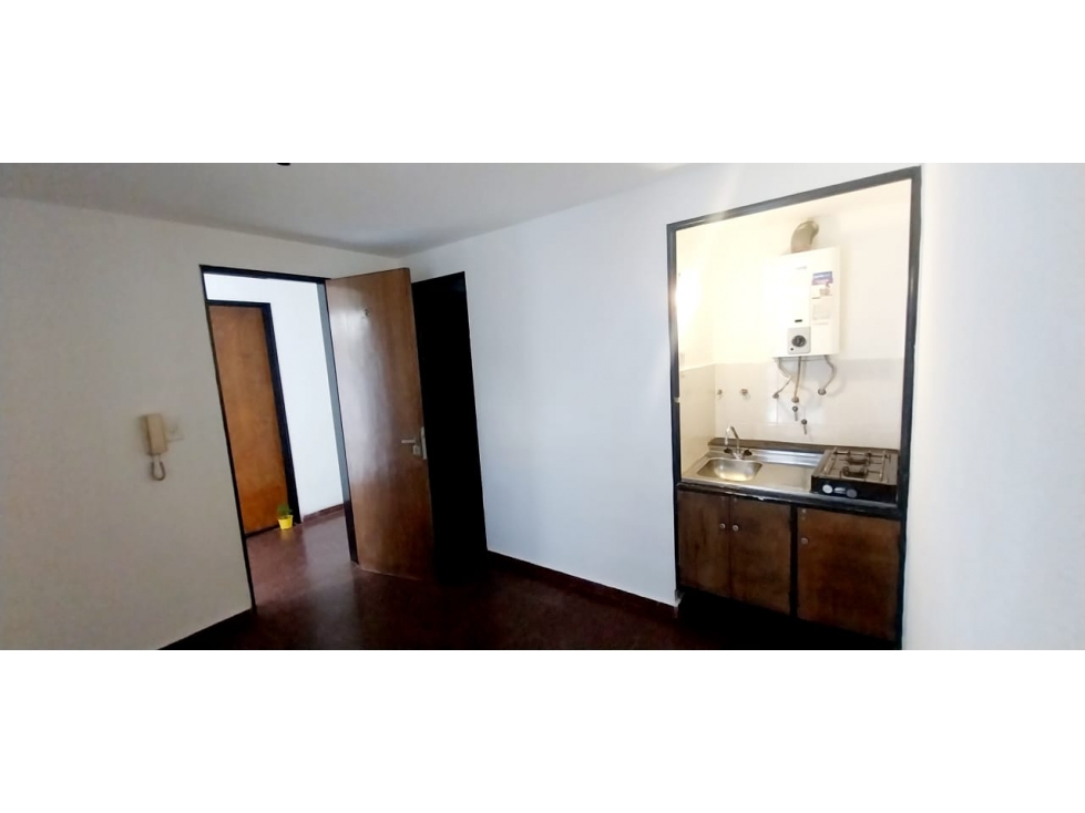 Alquilo departamento de 1 dorm. en B° Pueyrredón cerca del centro