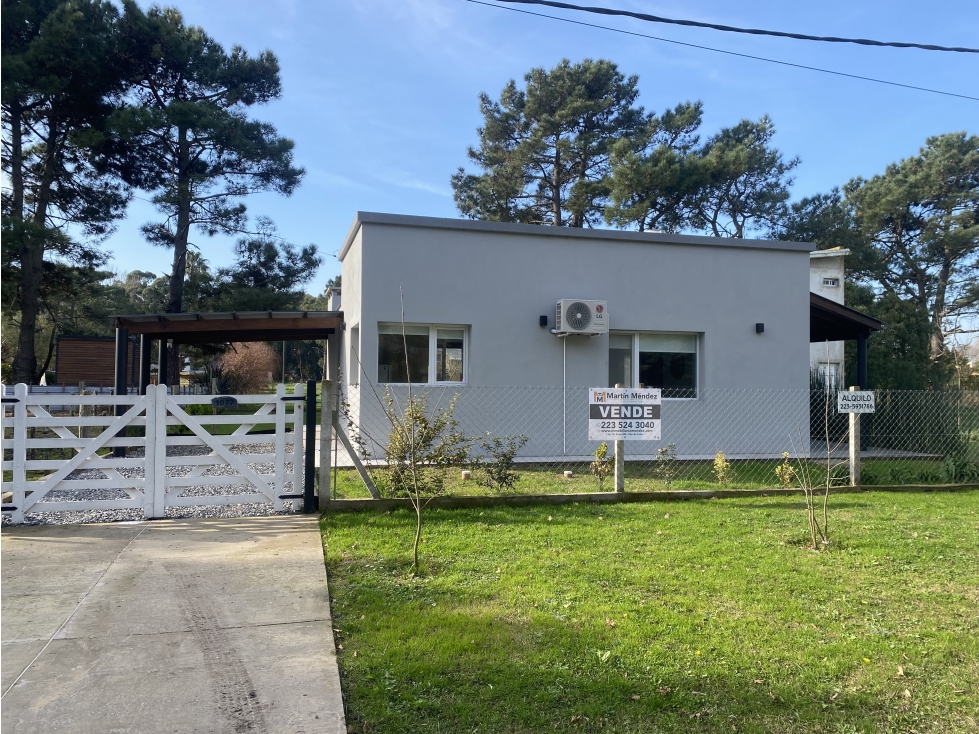 Casa moderna en venta en La Caleta - 1