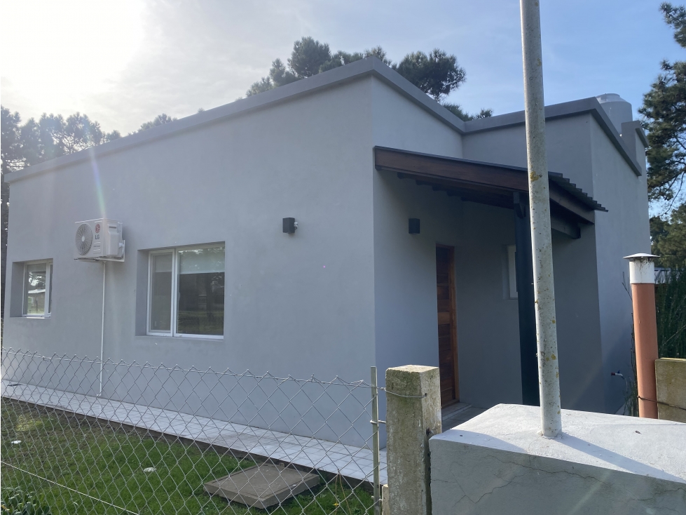 Casa moderna en venta en La Caleta - 2