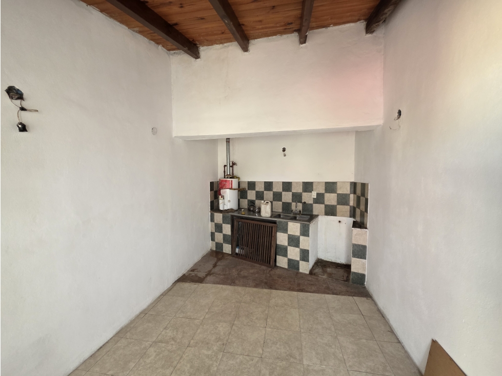 VENTA 2 DEPARTAMENTOS EN PLANTA ALTA BARRIO COLÓN - 1