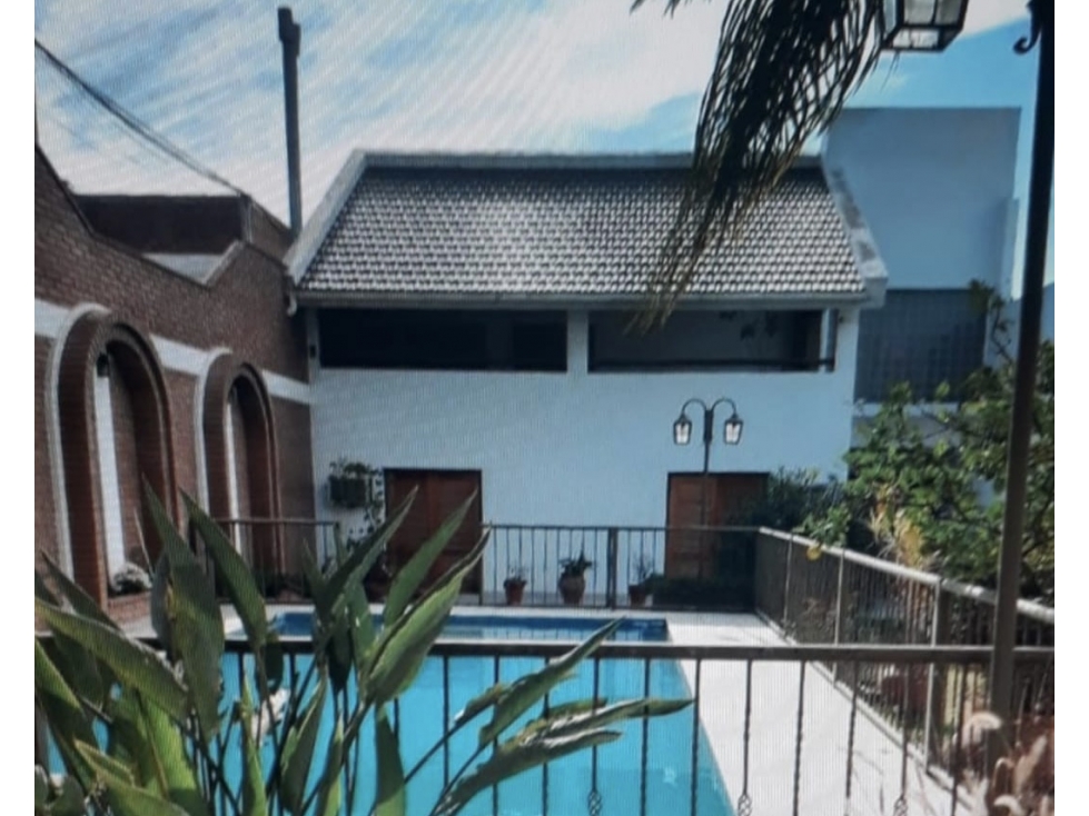 VENDO PERMUTO CASA - JACUZZI - SAUNA - PILETA - 3