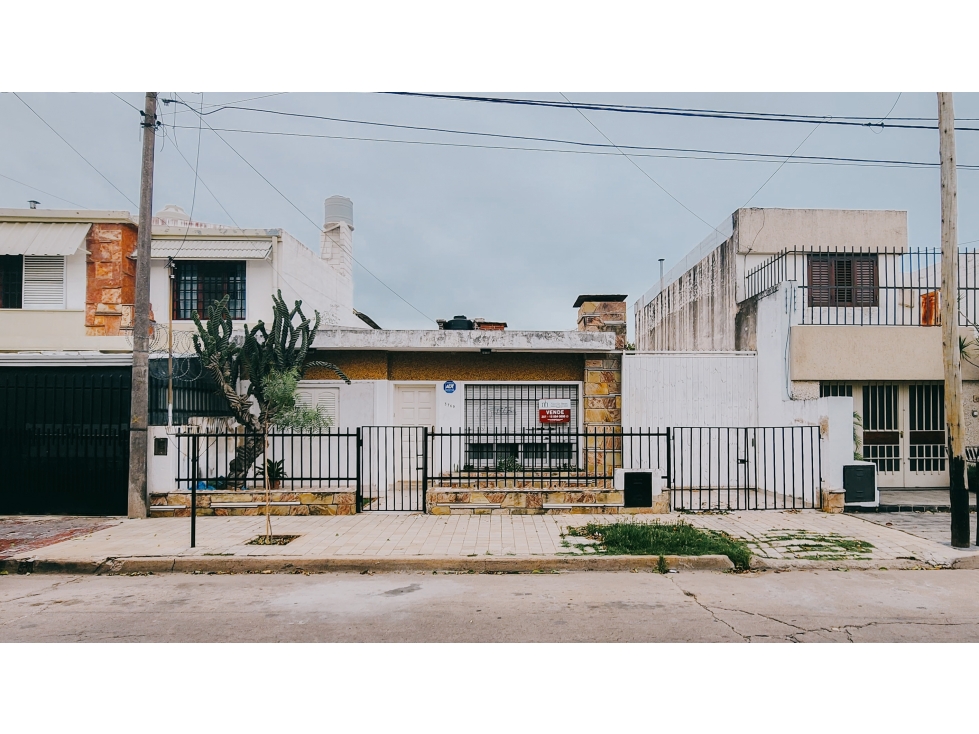 VENTA - CASA EN VILLA ARGENTINA