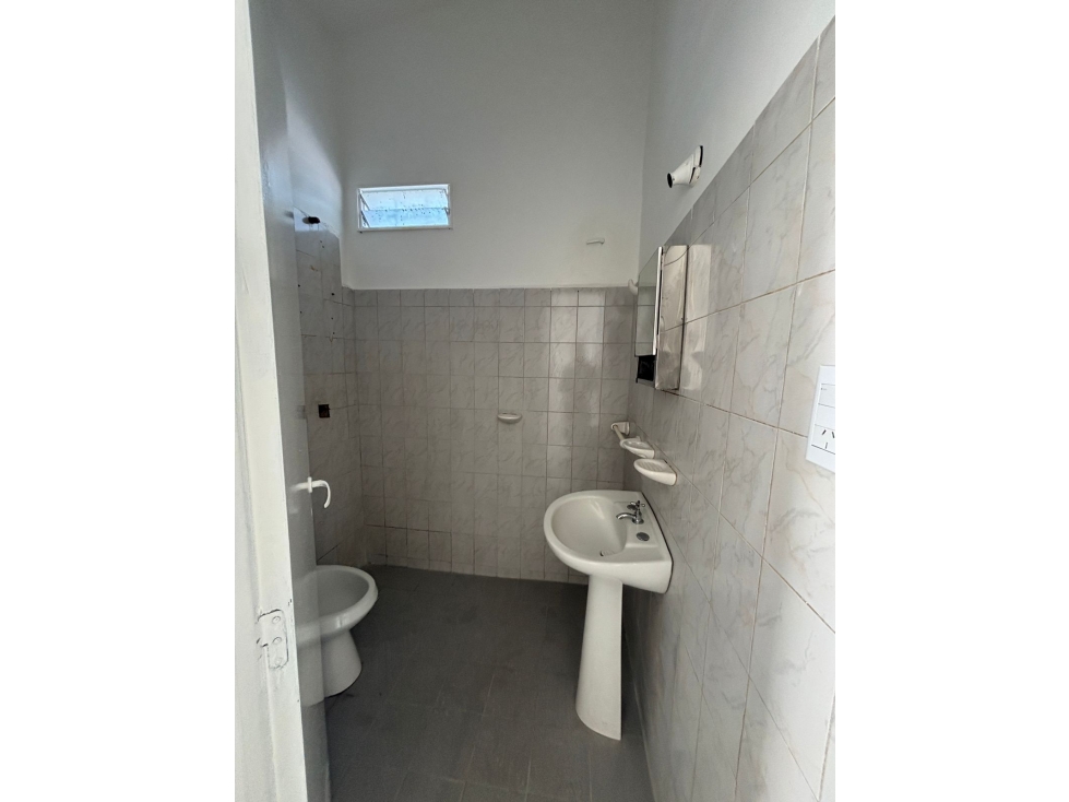 ALQUILO DEPTO 1 DORM con patio B° URQUIZA - 2
