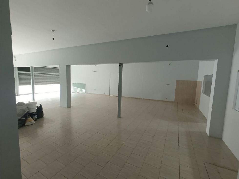 Local Comercial en Alquiler 220m² Av. Sabattini Bº Maipú - 2