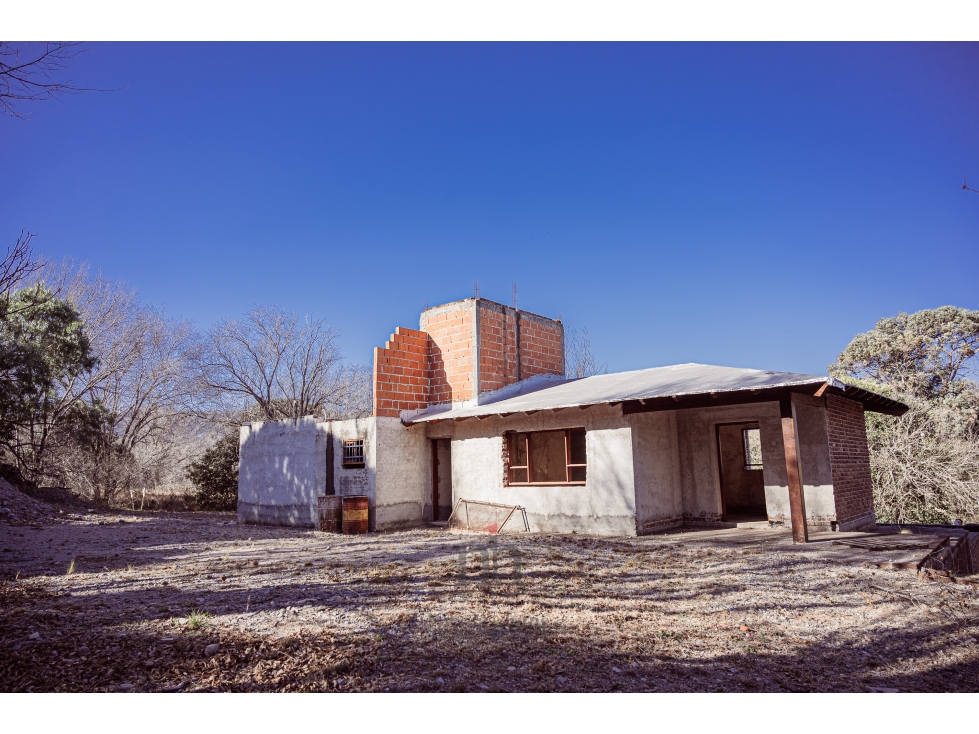 VENDO CASA A TERMINAR - MOLINARI - COSQUIN - 3