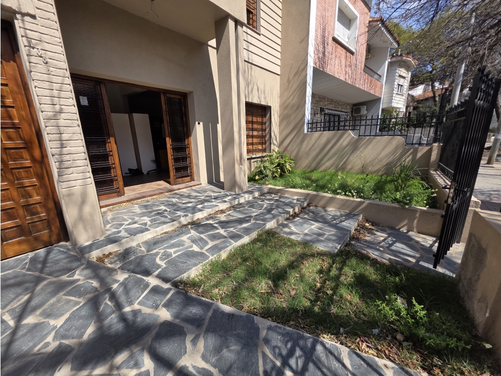 VENDO CASA 4 DOR CON PILETA JACUZZI Bº QUINTAS SANTA ANA — foto 3