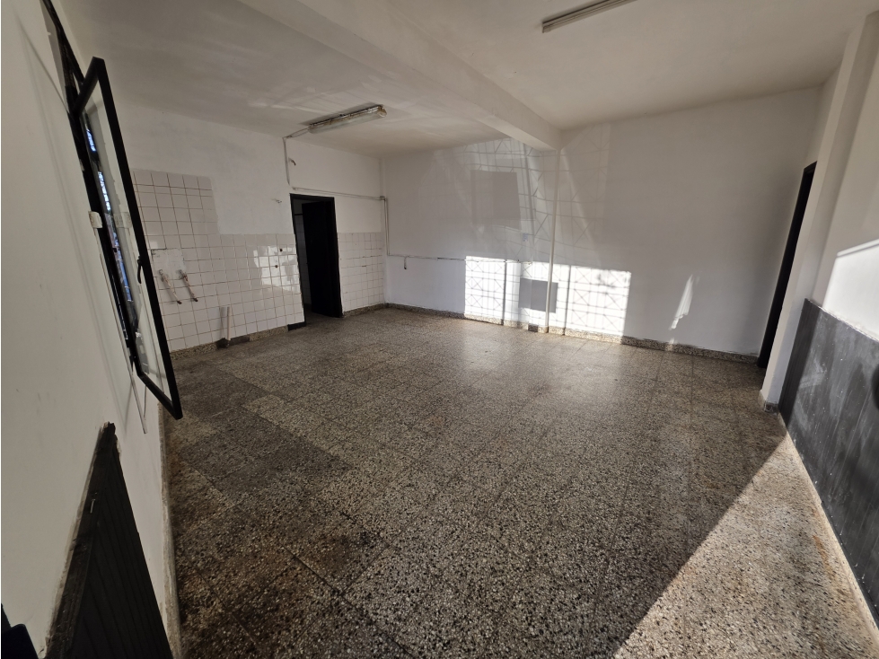 LOCAL COMERCIAL 43,65 M² PH SIN EXPENSAS COLON — foto 3