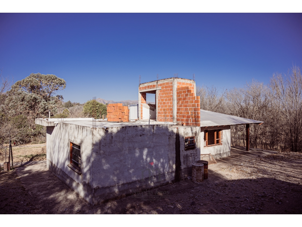 VENDO CASA A TERMINAR - MOLINARI - COSQUIN - 4