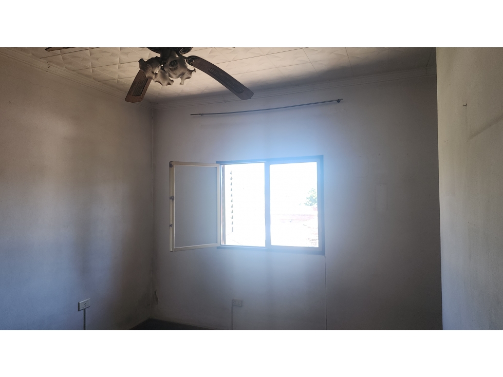Venta Casa 3 dor + Depto 2 dor - Barrio Colón - Escritura - 5