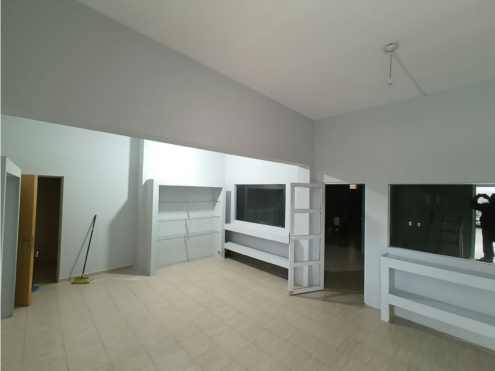 Local Comercial en Alquiler 220m² Av. Sabattini Bº Maipú - 5