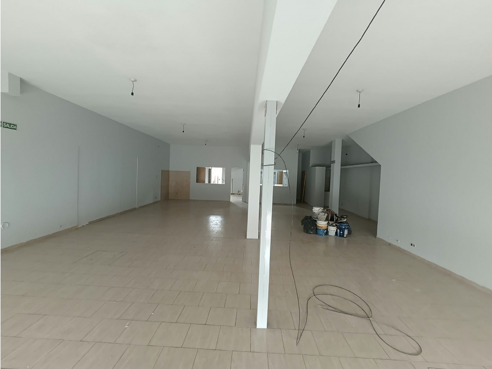 Local Comercial en Alquiler 220m² Av. Sabattini Bº Maipú - 6