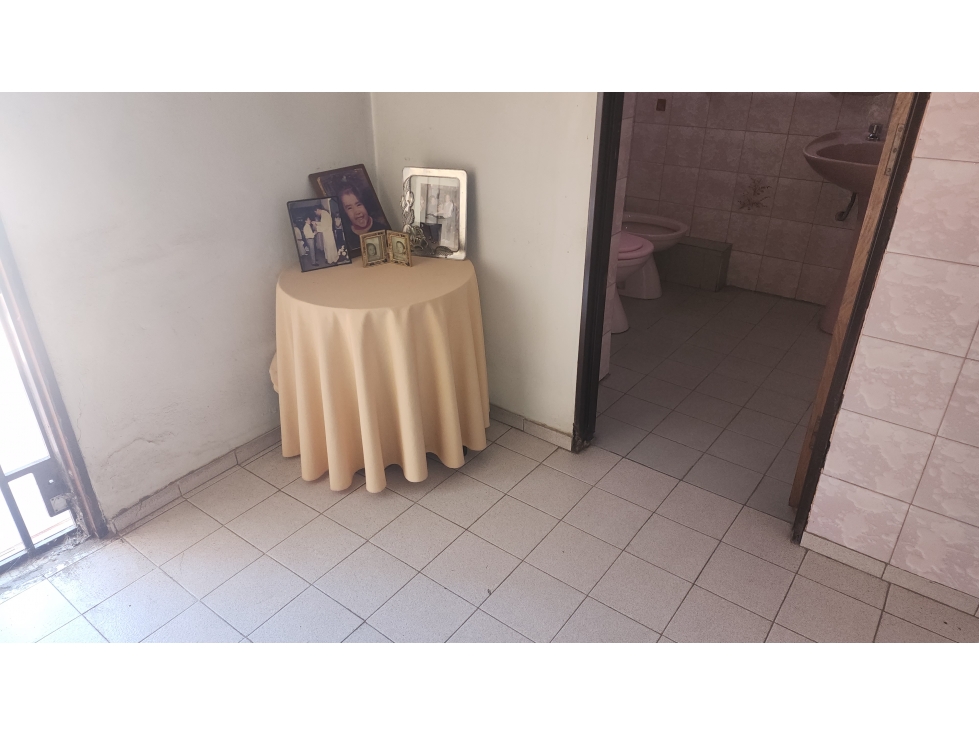 Venta Casa 3 dor + Depto 2 dor - Barrio Colón - Escritura — foto 4