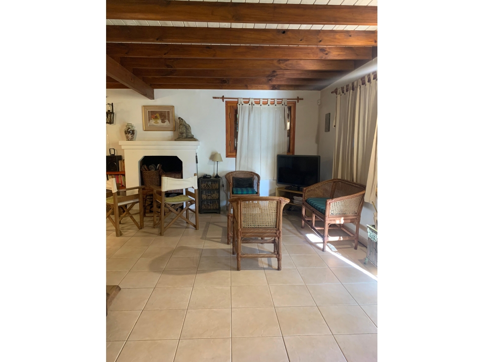 HERMOSA CASA EN EXCELENTE ZONA - 6