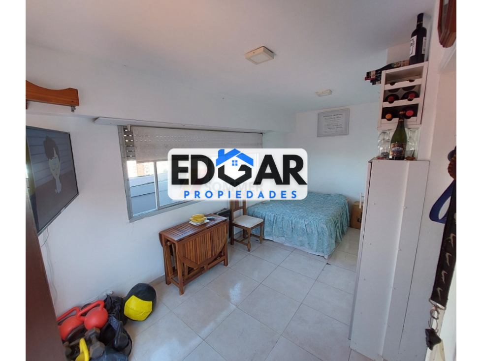 OPORTUNIDAD! DEPARTAMENTO CON COCHERA EN PLENO CENTRO DE PINAMAR — foto 2