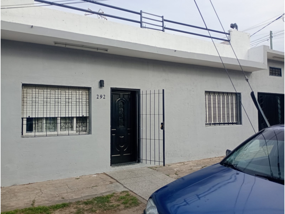 TINOGASTA 292 esquina Almeyra (Casa y departamento)