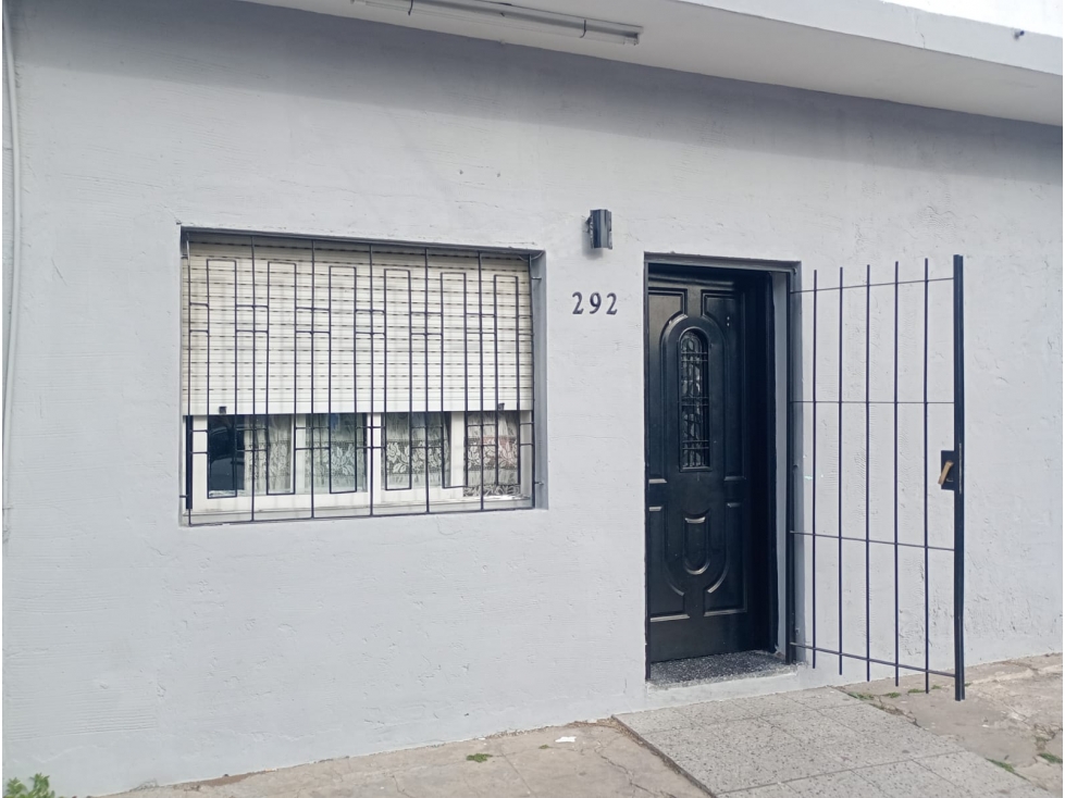 TINOGASTA 292 esquina Almeyra (Casa y departamento) — foto 2
