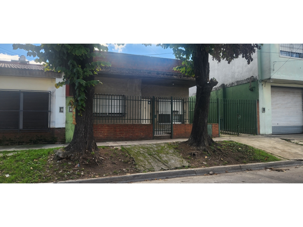 Luján 677, entre Marconi y Dante Alighieri — foto 2