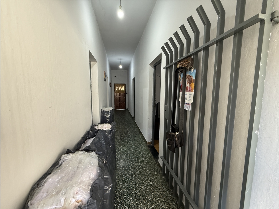 Urdaneta 17, entre Cristiania y Albarracín - Vivienda y local — foto 2