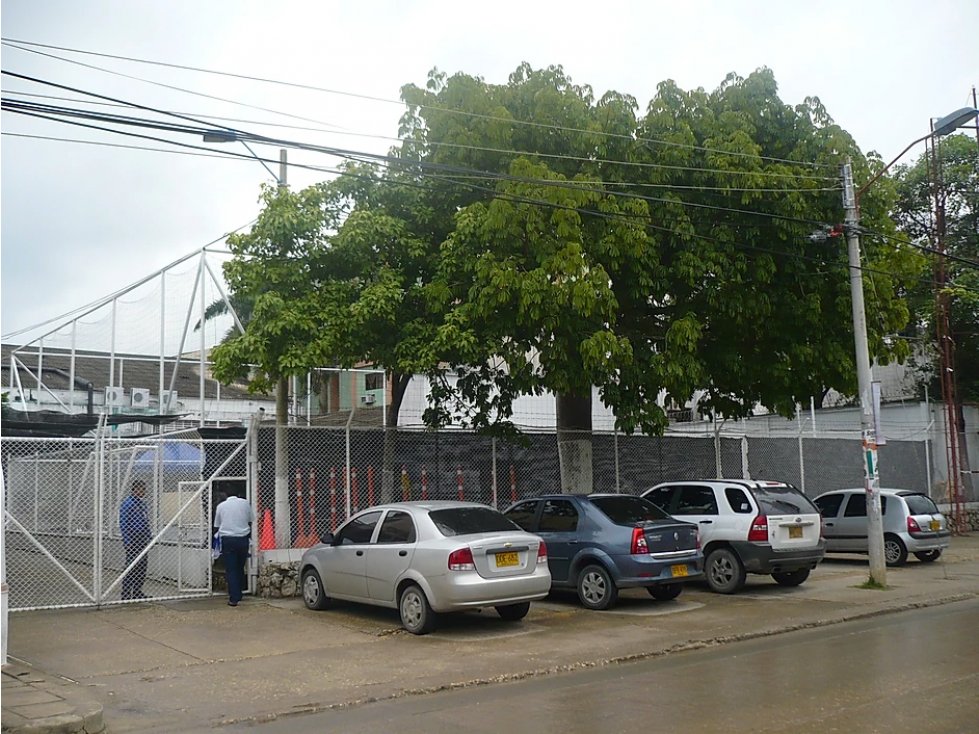 VENTA Bodega en el Pie de la popa. - Av. Pedro Heredia. - 2