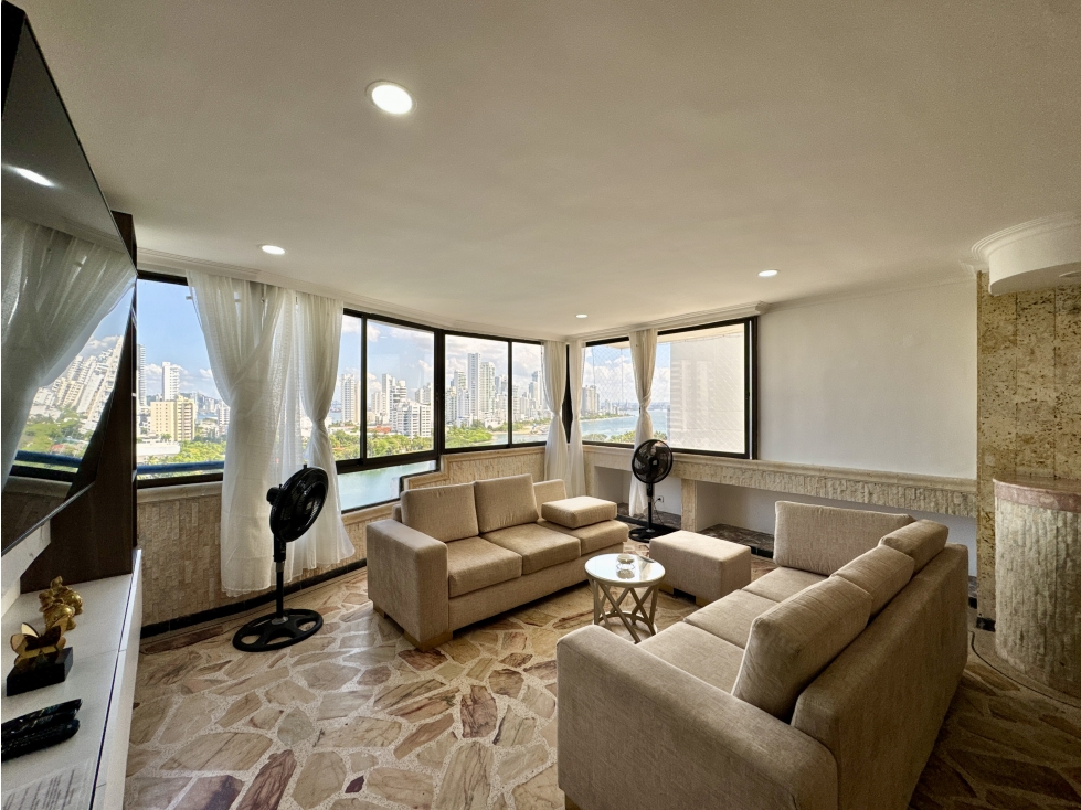 VENTA Penthouse en el Laguito, Edificio Marina del Rey