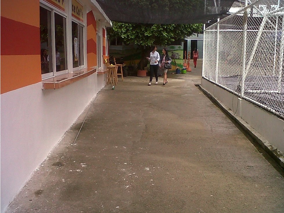 VENTA Bodega en el Pie de la popa. - Av. Pedro Heredia. - 4